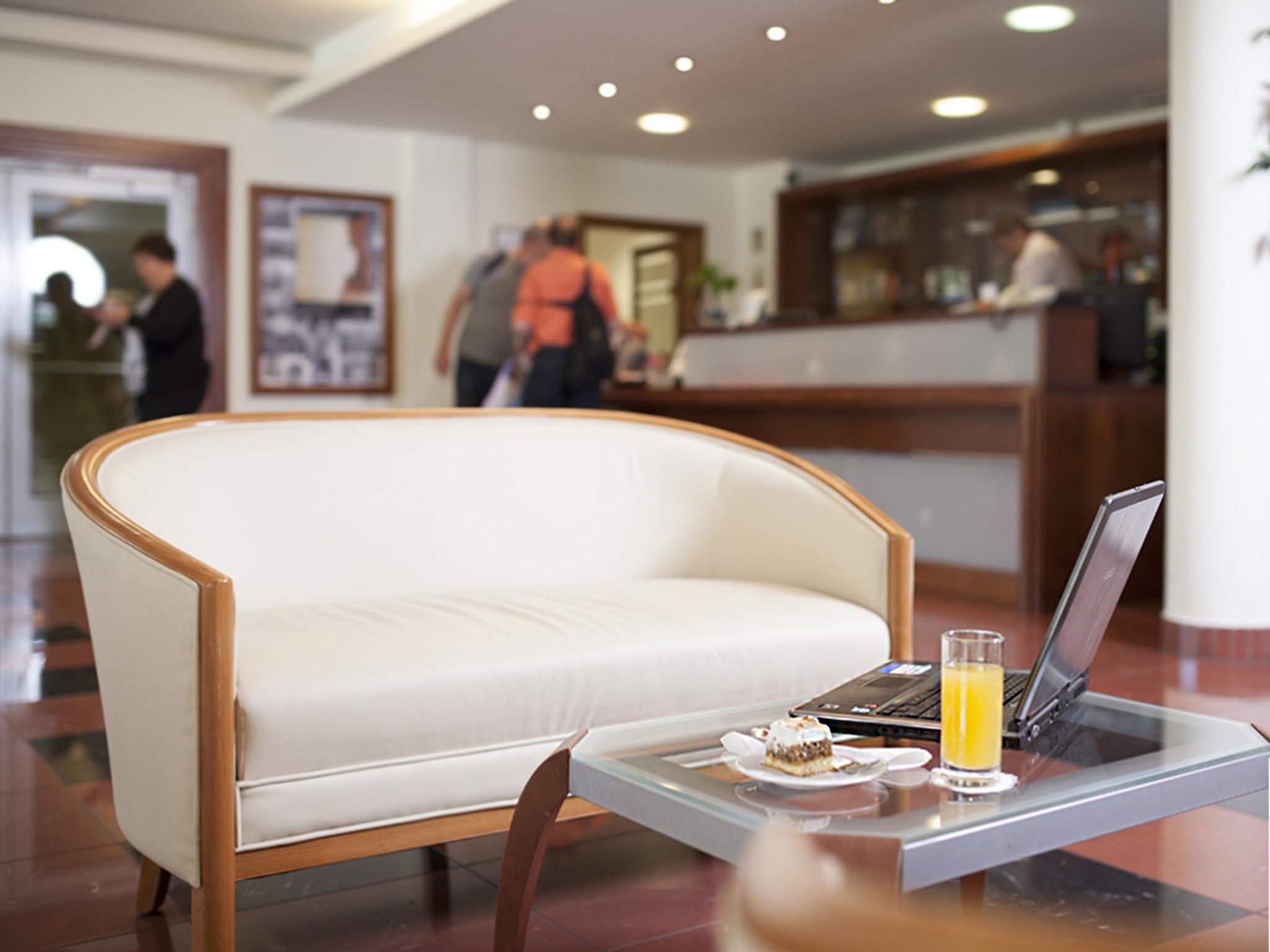 Ivka Hotel 4*